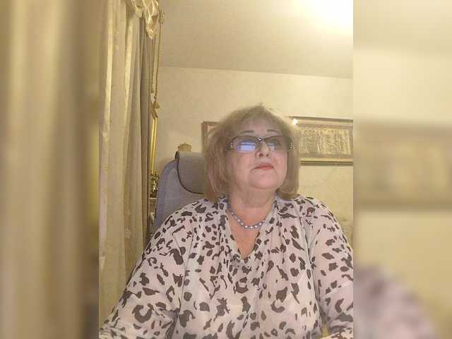 KarinkaSweet's BongaCams show and profile