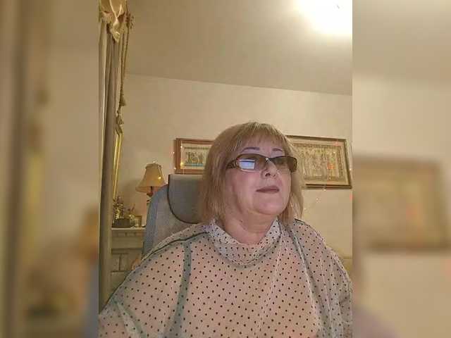 KarinkaSweet's BongaCams show and profile