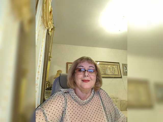 KarinkaSweet's BongaCams show and profile