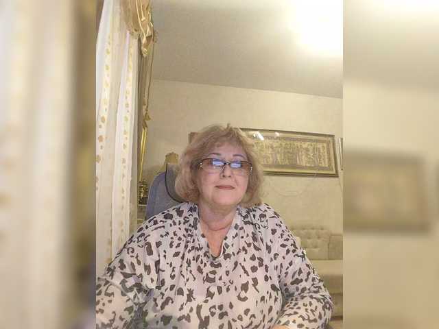 KarinkaSweet's BongaCams show and profile