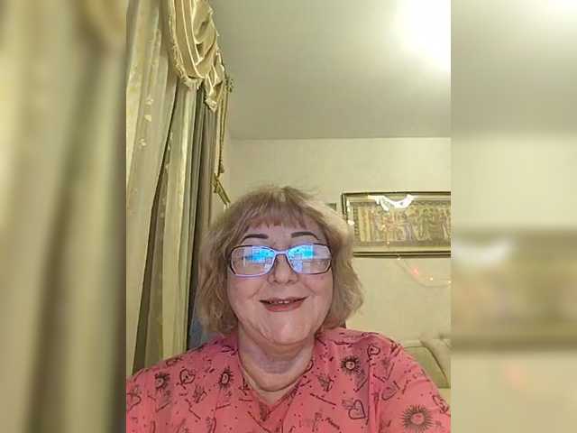 KarinkaSweet's BongaCams show and profile