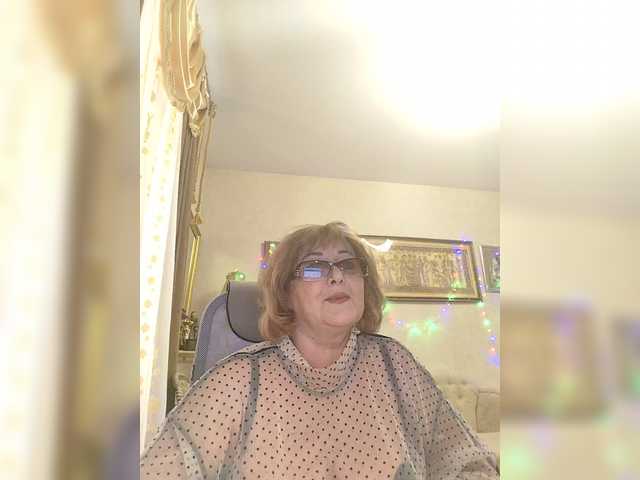 KarinkaSweet's BongaCams show and profile