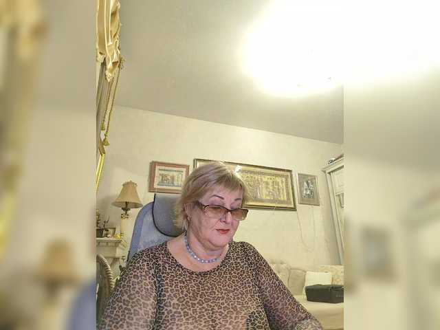 KarinkaSweet's BongaCams show and profile