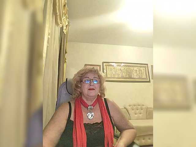 KarinkaSweet's BongaCams show and profile