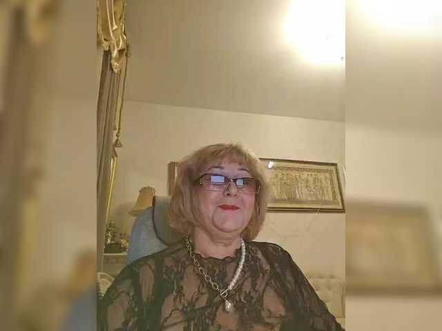 KarinkaSweet's BongaCams show and profile