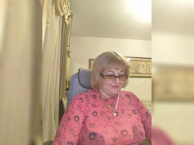 KarinkaSweet's BongaCams show and profile