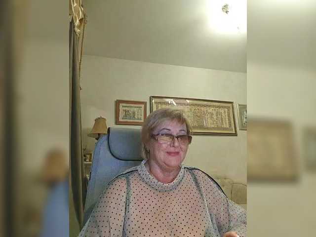 KarinkaSweet's BongaCams show and profile