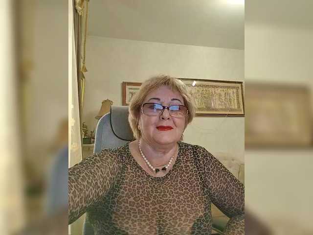 KarinkaSweet's BongaCams show and profile