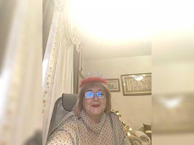 KarinkaSweet's BongaCams show and profile