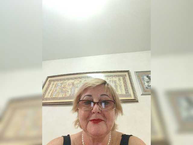 KarinkaSweet's BongaCams show and profile