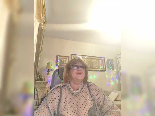 KarinkaSweet's BongaCams show and profile