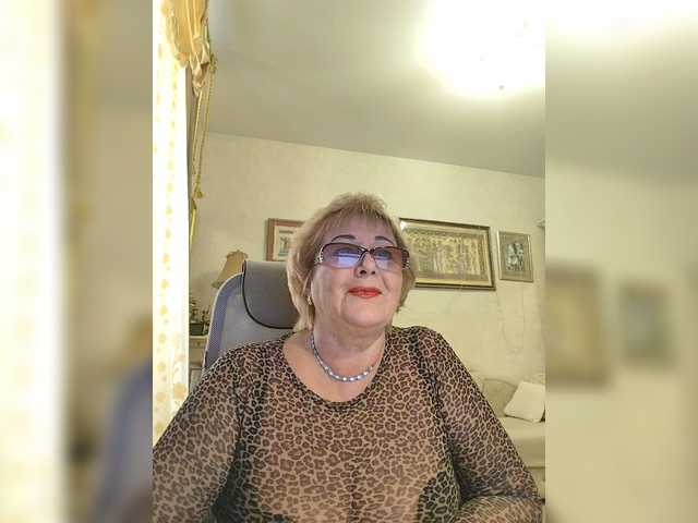 KarinkaSweet's BongaCams show and profile