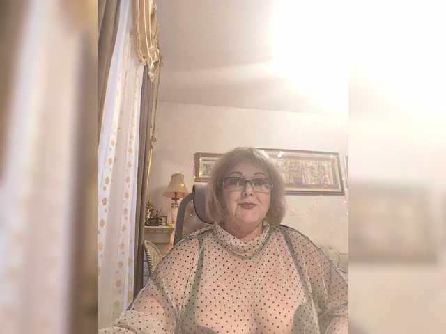 KarinkaSweet's BongaCams show and profile