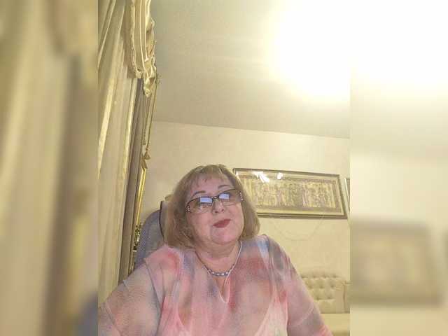 KarinkaSweet's BongaCams show and profile