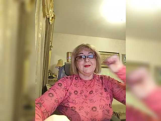 KarinkaSweet's BongaCams show and profile