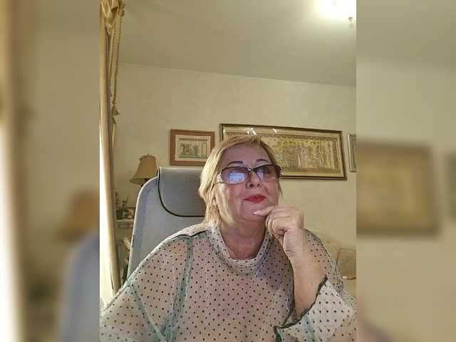 KarinkaSweet's BongaCams show and profile