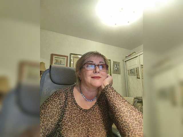 KarinkaSweet's BongaCams show and profile