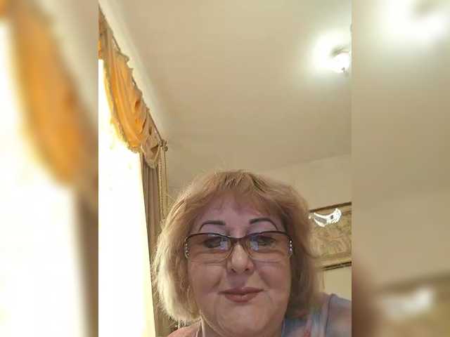 KarinkaSweet's BongaCams show and profile