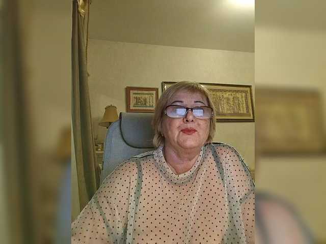 KarinkaSweet's BongaCams show and profile