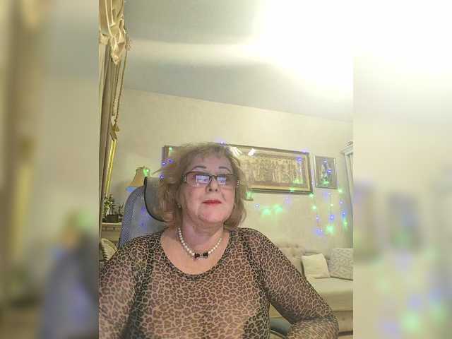 KarinkaSweet's BongaCams show and profile