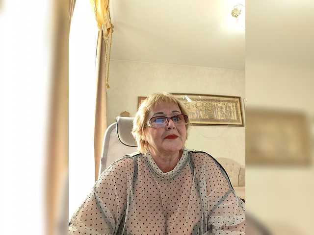 KarinkaSweet's BongaCams show and profile