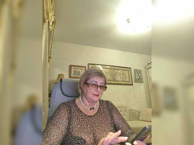 KarinkaSweet's BongaCams show and profile