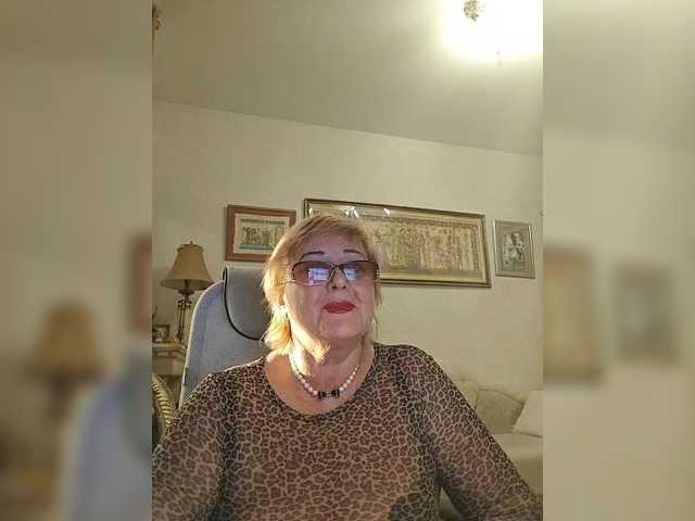 KarinkaSweet's BongaCams show and profile