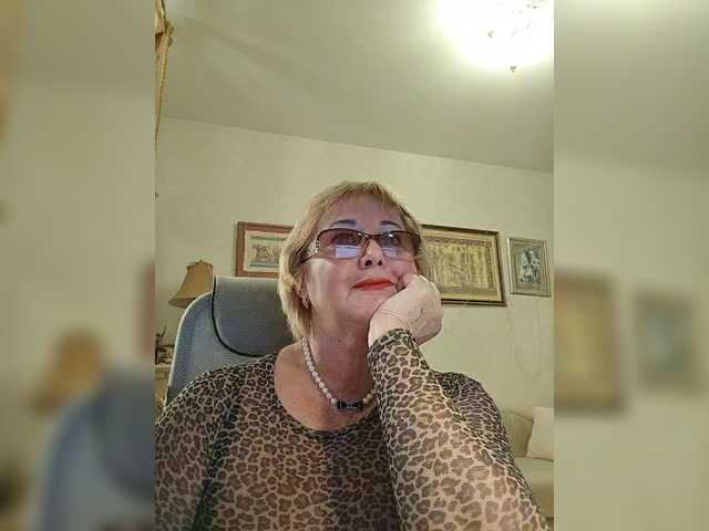 KarinkaSweet's BongaCams show and profile