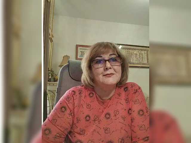 KarinkaSweet's BongaCams show and profile