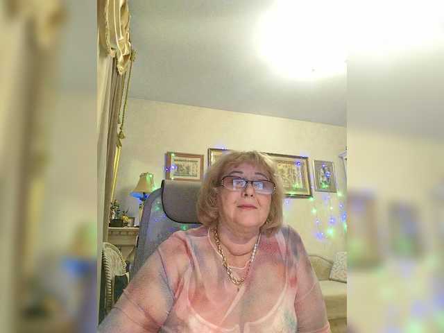 KarinkaSweet's BongaCams show and profile