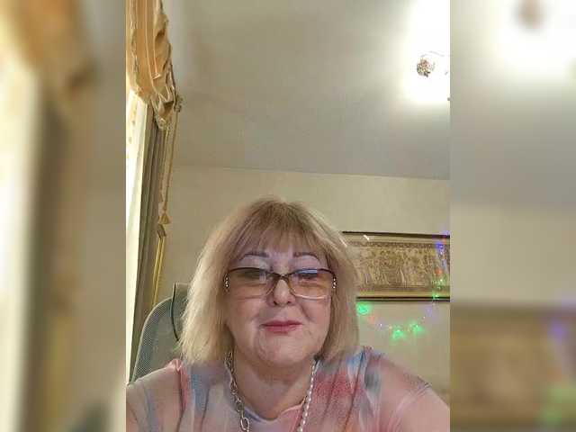 KarinkaSweet's BongaCams show and profile