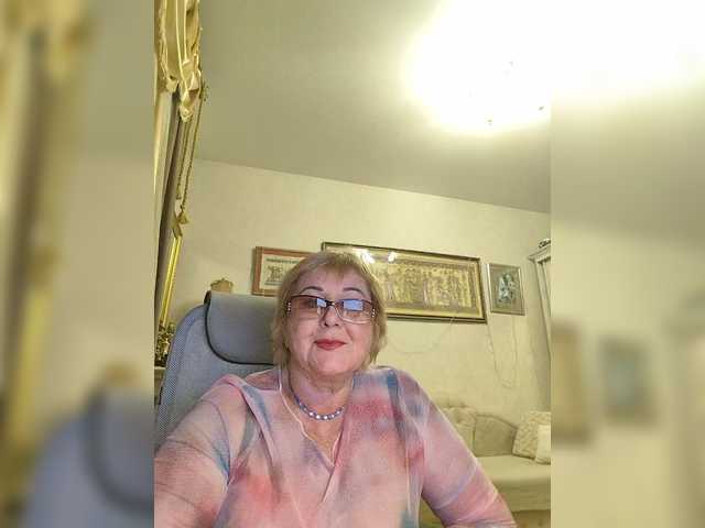 KarinkaSweet live cam profile