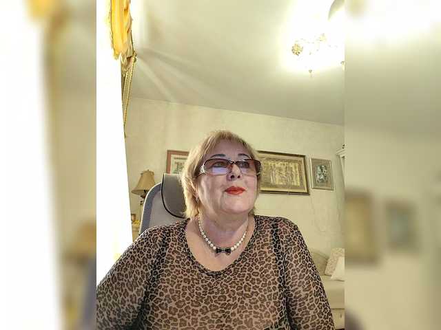 KarinkaSweet's BongaCams show and profile