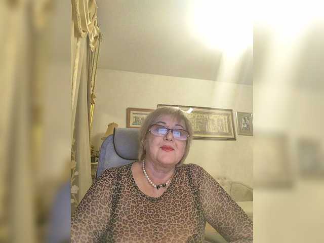 KarinkaSweet's BongaCams show and profile