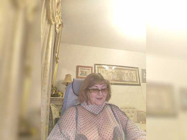 KarinkaSweet's BongaCams show and profile