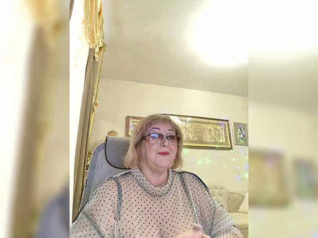 KarinkaSweet's BongaCams show and profile