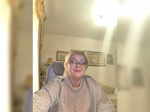 KarinkaSweet's BongaCams show and profile