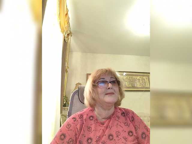 KarinkaSweet's BongaCams show and profile