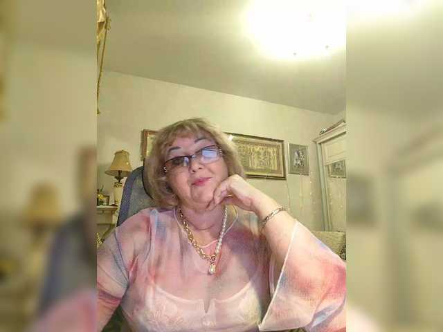 KarinkaSweet's BongaCams show and profile