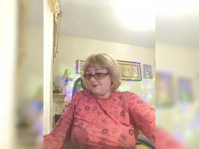 KarinkaSweet's BongaCams show and profile