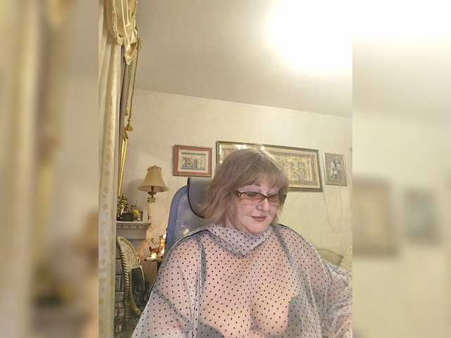 KarinkaSweet's BongaCams show and profile