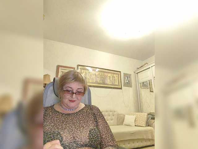 KarinkaSweet's BongaCams show and profile