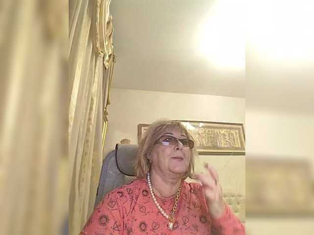 KarinkaSweet's BongaCams show and profile