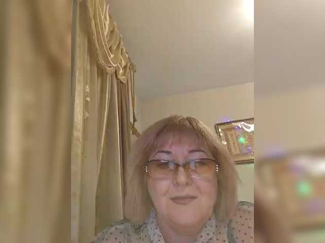 KarinkaSweet's BongaCams show and profile