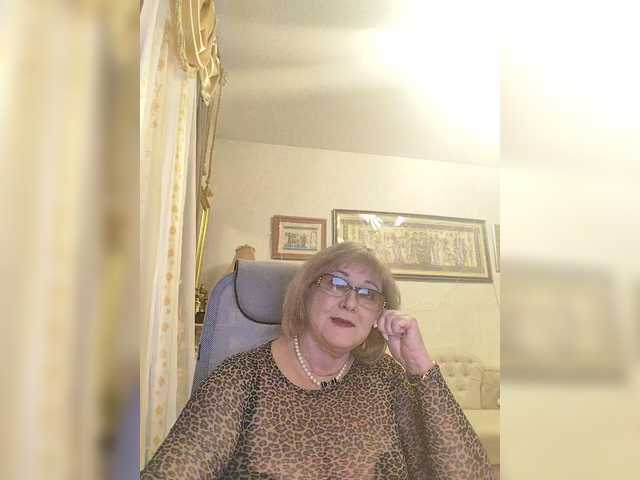 KarinkaSweet's BongaCams show and profile