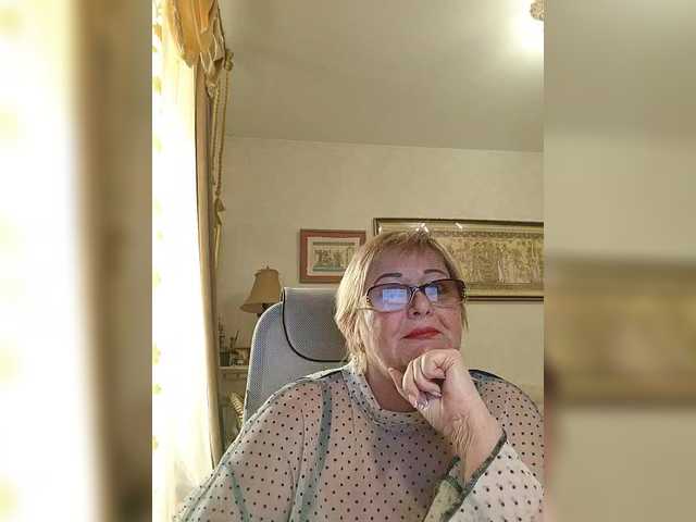 KarinkaSweet's BongaCams show and profile