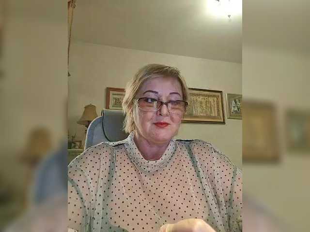 KarinkaSweet's BongaCams show and profile