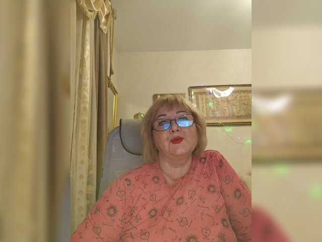 KarinkaSweet's BongaCams show and profile