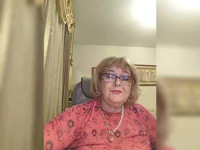 KarinkaSweet's BongaCams show and profile