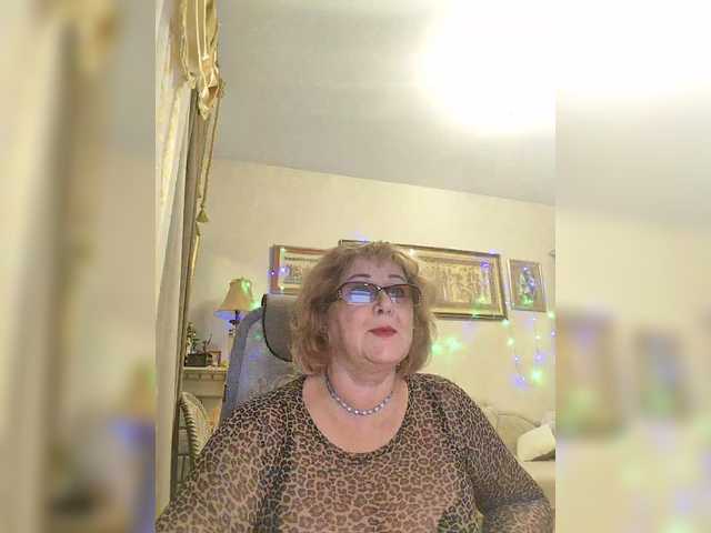 KarinkaSweet's BongaCams show and profile